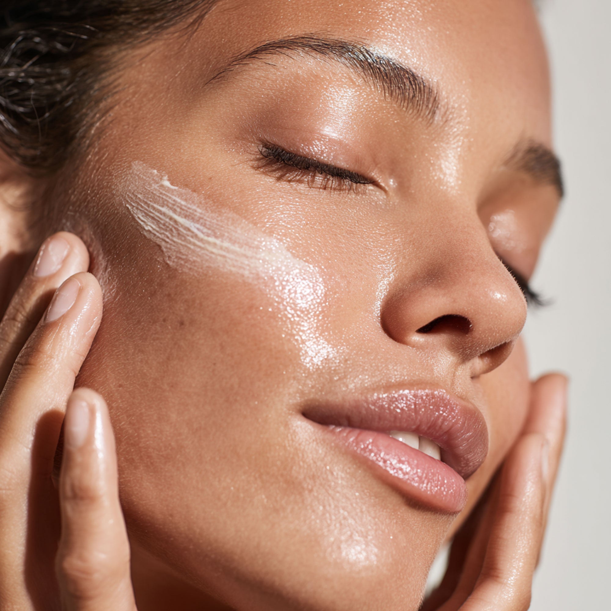 Non-Comedogenic Face, Neck & Hands Moisturizer | Luxe Beauty